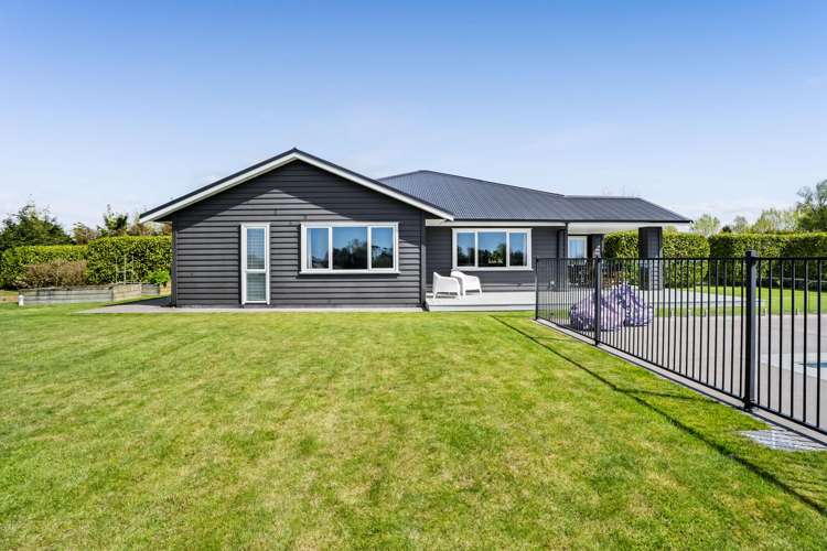 1371 Egmont Road Egmont Village_27