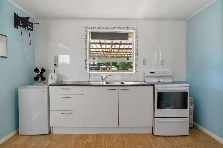 211a The Square Whangamata_15