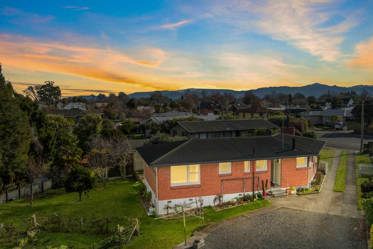 8 Ruthken Crescent Springlands_31