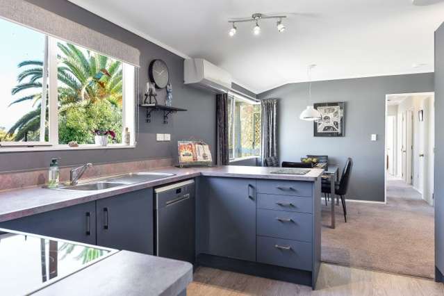 68 Dixon Road Glenview_3