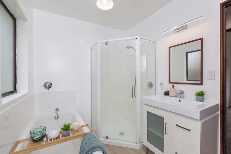13 Forest Road Raumati South_9