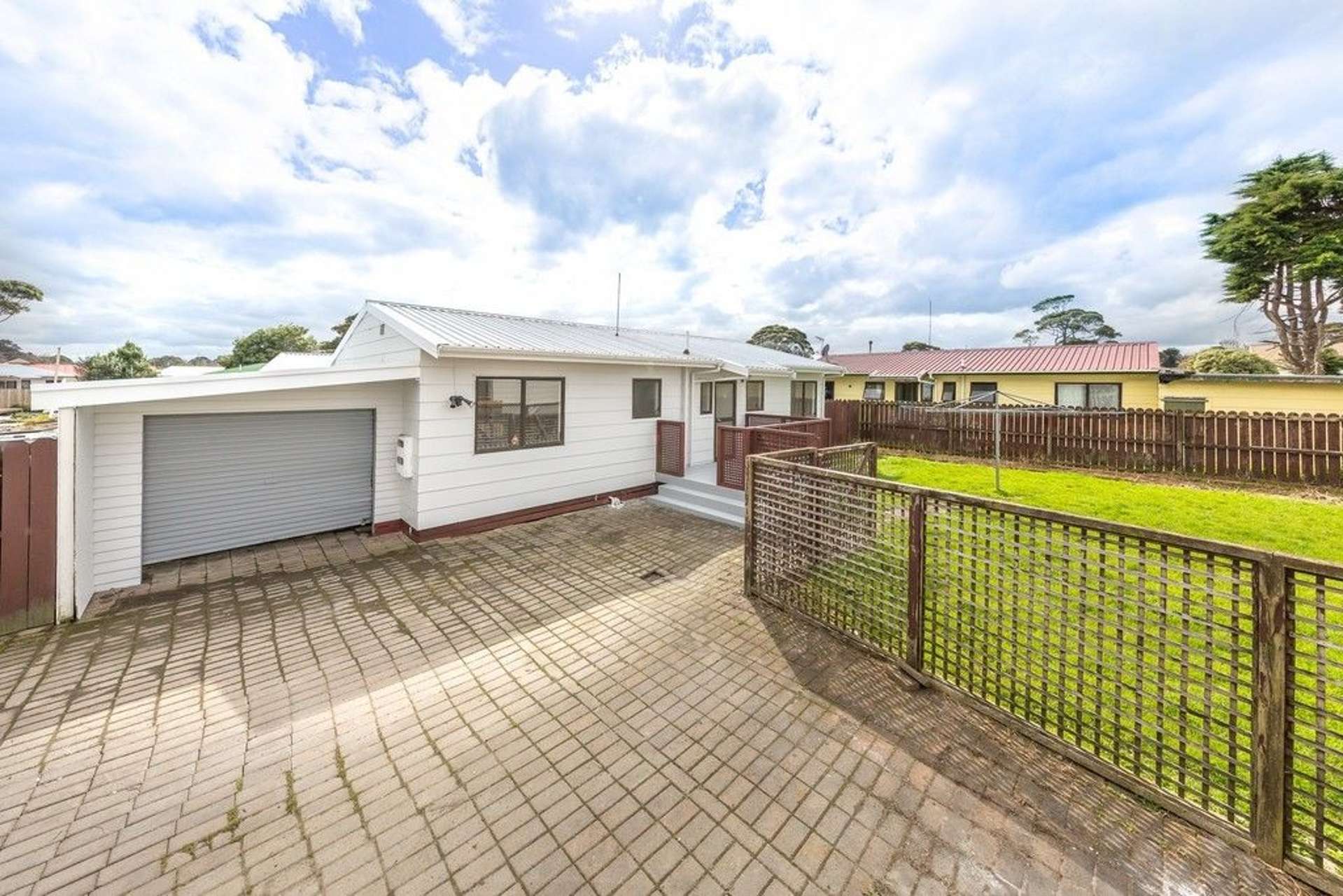 2/10 Trevor Hosken Drive Wiri_0