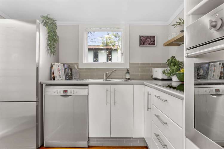 1/23 Gladstone Road Northcote_6