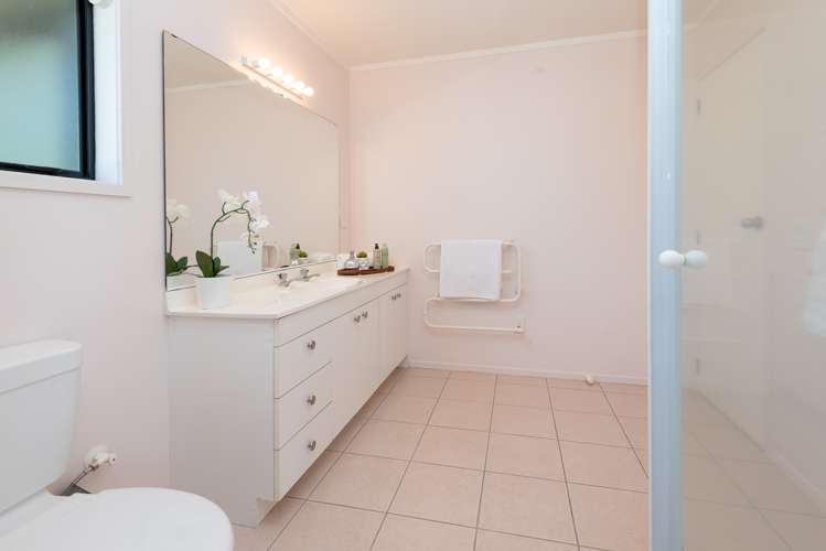 26 Nicholas Road Somerville_14