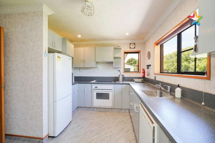 195 Queens Drive Windsor_6