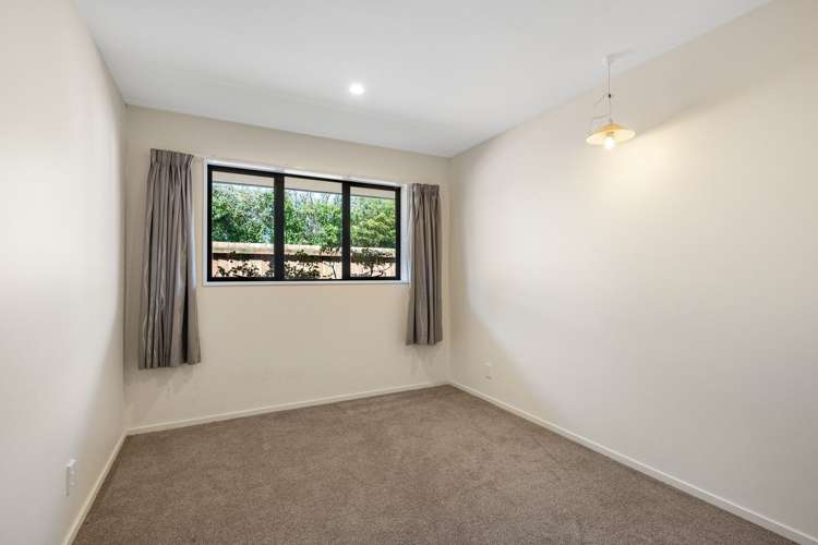 10 Shearwater Drive Woolston_16