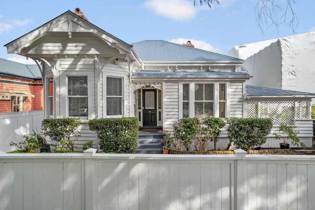 Villa with Studio in AGS Zone