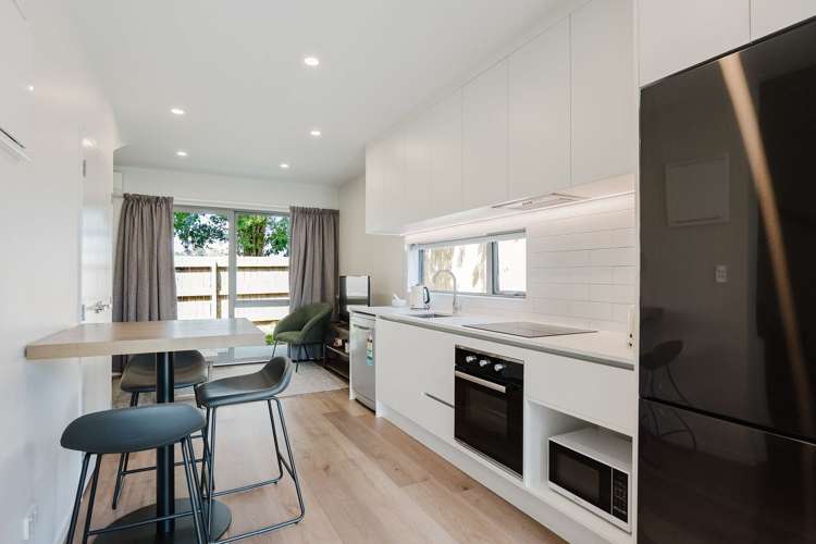 28 Earlsworth Road Mangere East_0