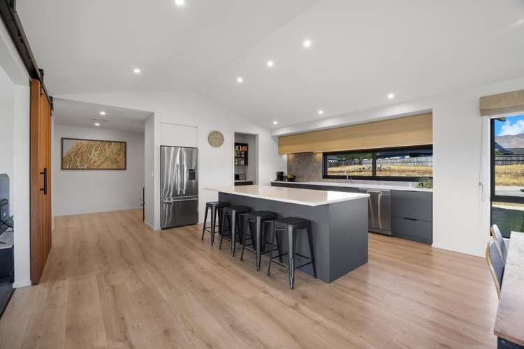 6 Rua Street Albert Town_7