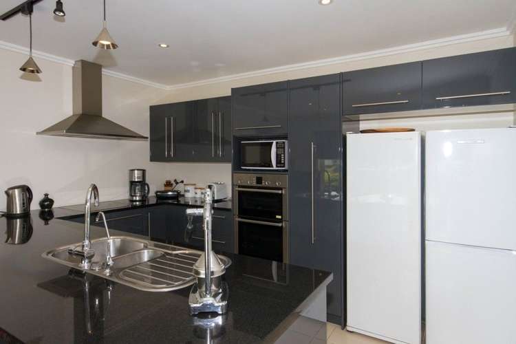 14 Lithgow Drive Otamatea_8