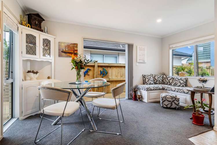 5 Laurie Street Red Beach_11