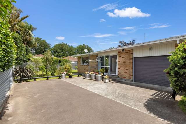 Brick Beauty with Easy Walk to The Square