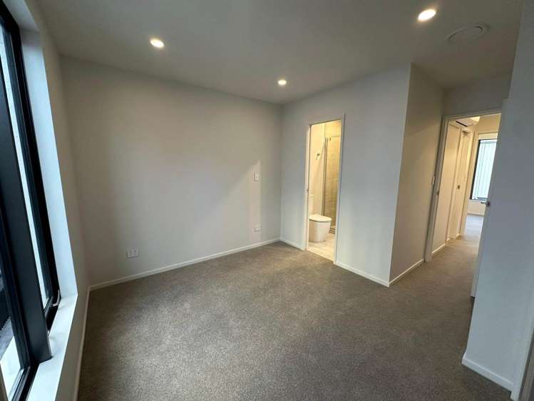 14/666B Great South Road Ellerslie_5