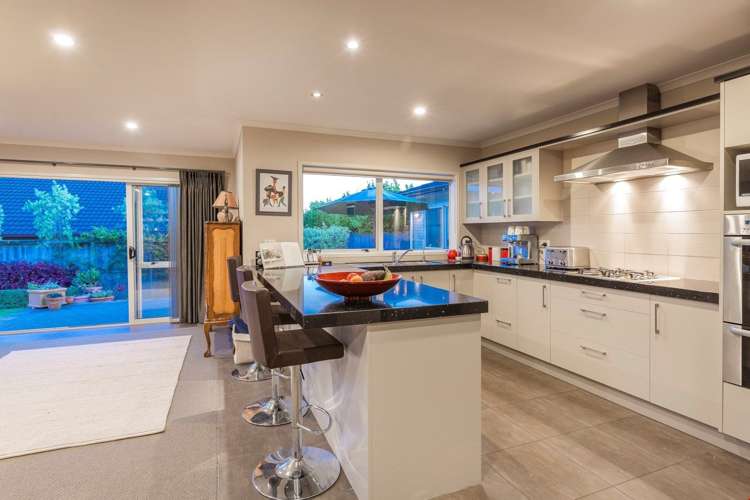 7 Kenley Heights Flat Bush_13