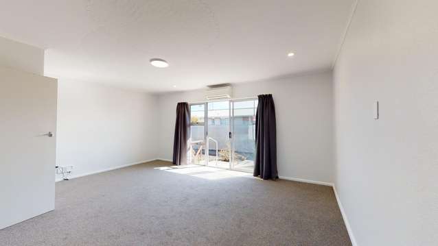 2/361 Burnett Street Ashburton_3