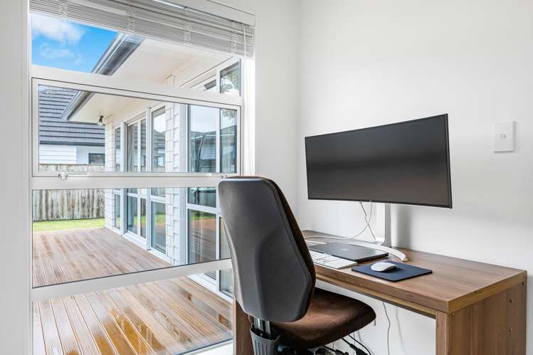 81 Colonial Drive Silverdale_14