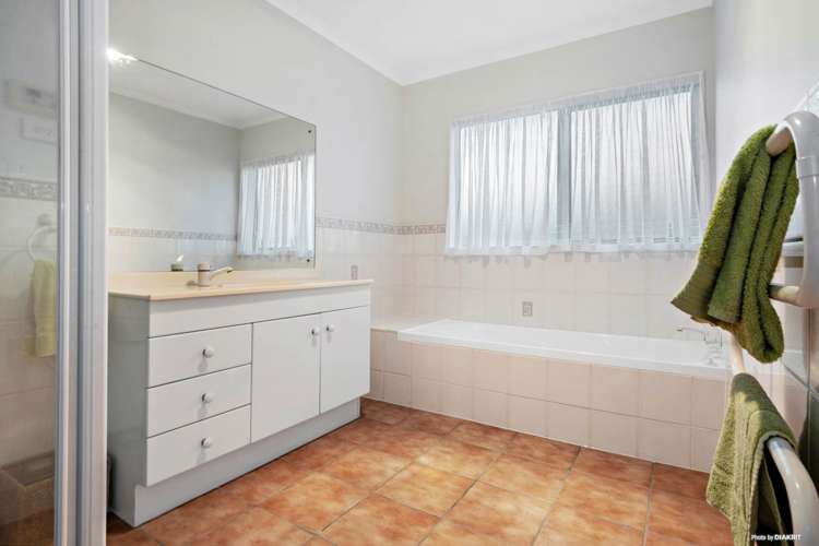 17 Lothian Brae Wattle Downs_11