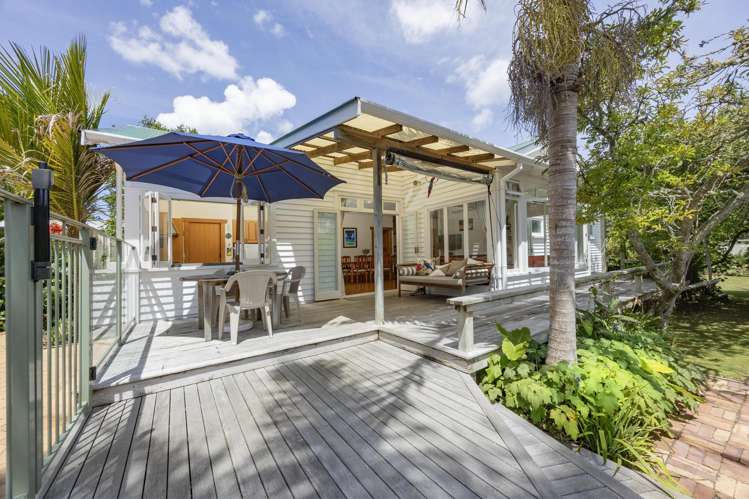 38 Queensway Three Kings_3