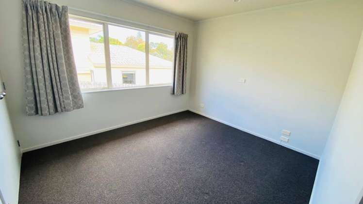 1/8 Knott Road Stanmore Bay_11