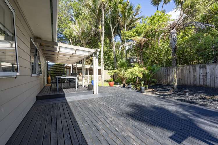 8 Ngaio Road Titirangi_14