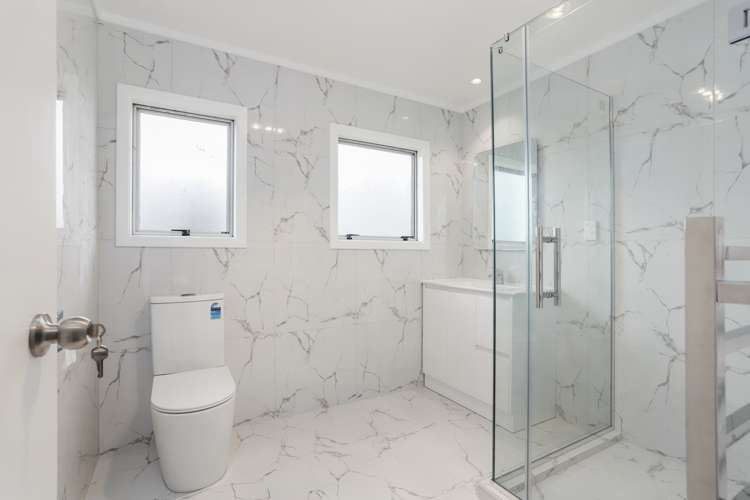 2/152 Rathgar Road Henderson_17