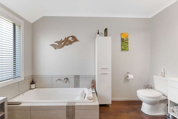 10 Greenfield Lane Stoke_11