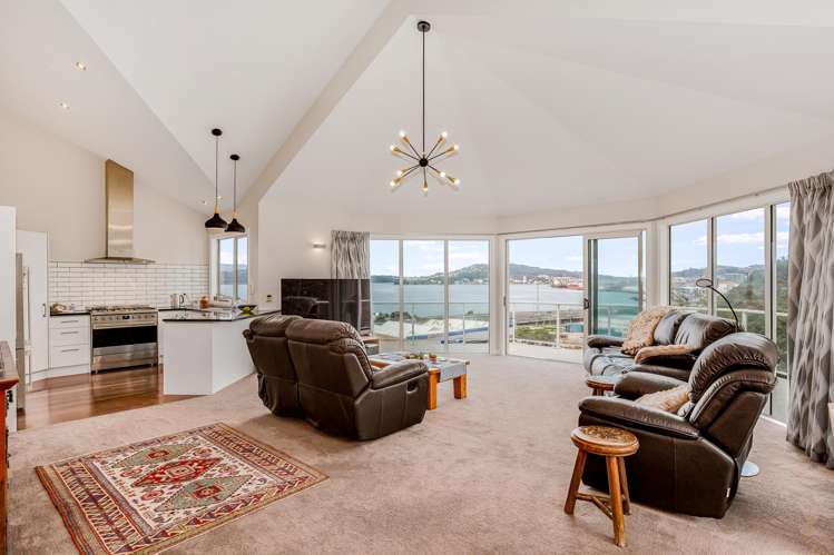 13 Curnow Way Kaiwharawhara_3