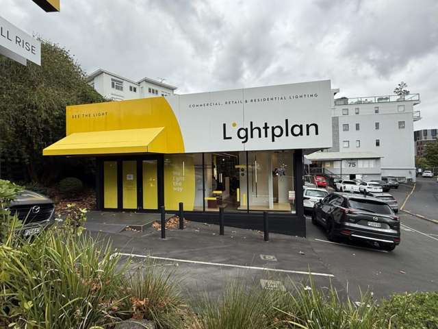 High Profile Showroom &ndash; Warehouse &ndash; Office