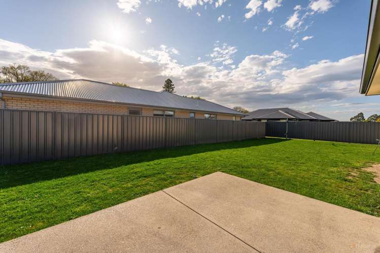 3 Strawberry Lane Waimate_29