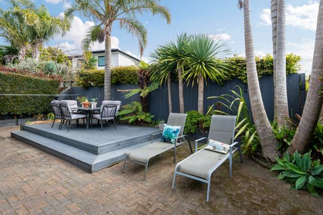 2/18 Ussher Place Pakuranga Heights_1