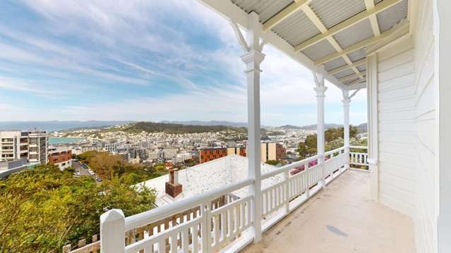 Spacious 5-Bedroom Apartment with Stunning Wellington Views – Kelburn, 6012