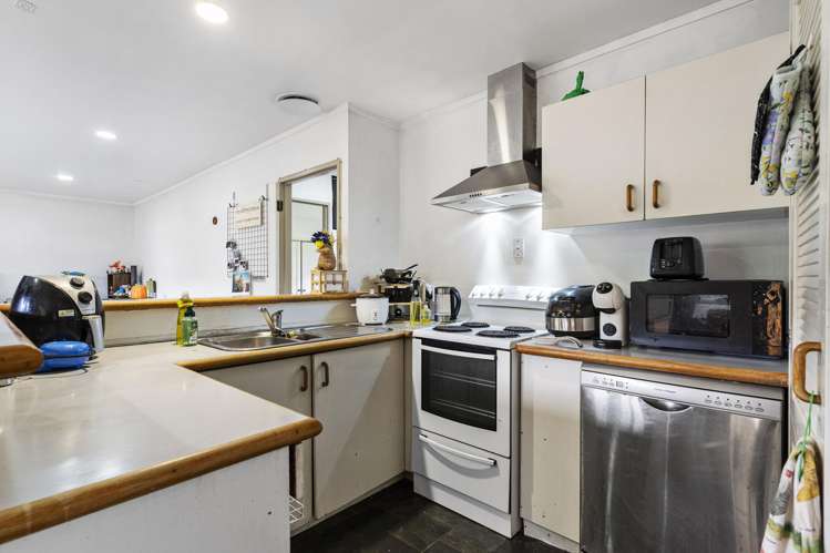 3/30 Trojan Crescent New Lynn_9