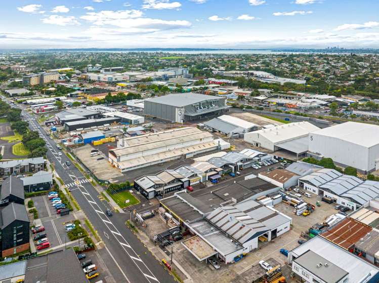 Unit 3/42 Henderson Valley Road Henderson_11