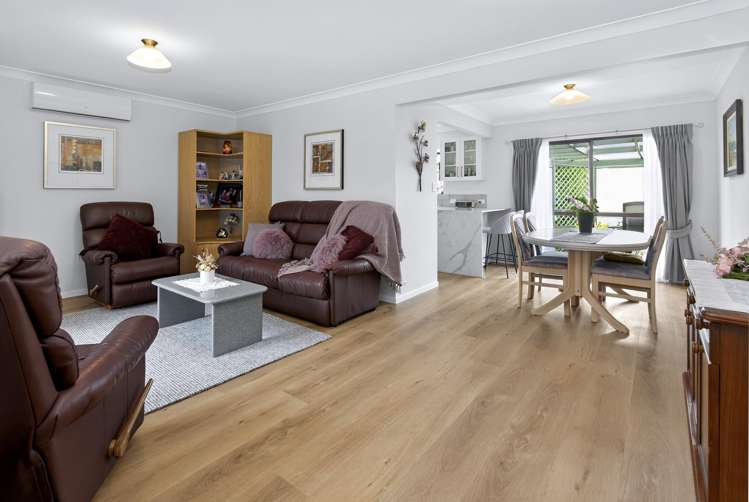 14 Channing Crescent Botany Downs_4