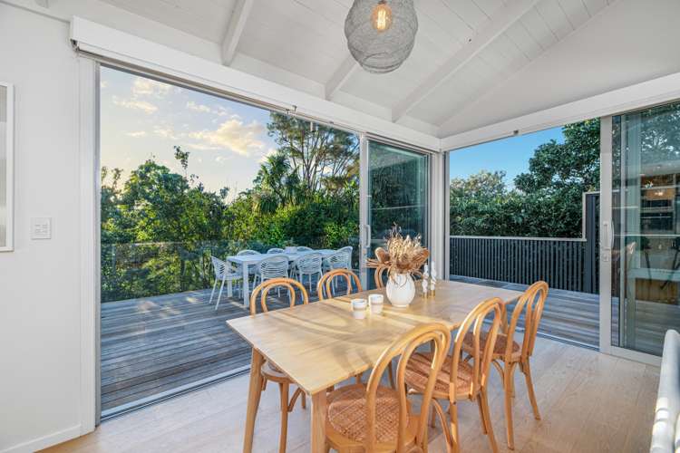 22 Woodfern Crescent Titirangi_13