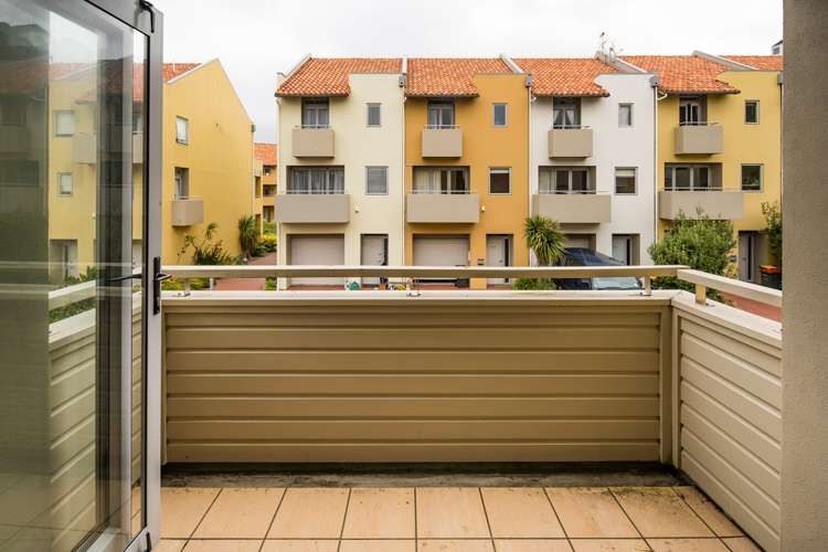 53/305 Evans Bay Parade Hataitai_6