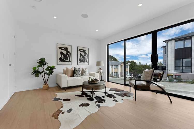 2A Matatahi Road Flat Bush_8