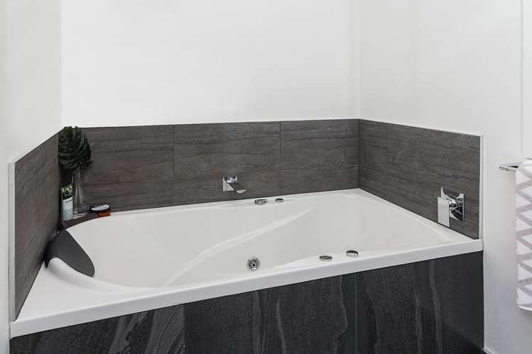 16a Longitude Place Whitby_17