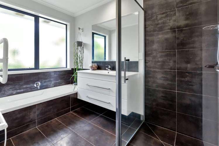 34 Kowi Lakes Drive One Tree Point_6