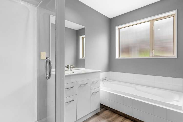 7 Strathmore Gardens Burwood_15