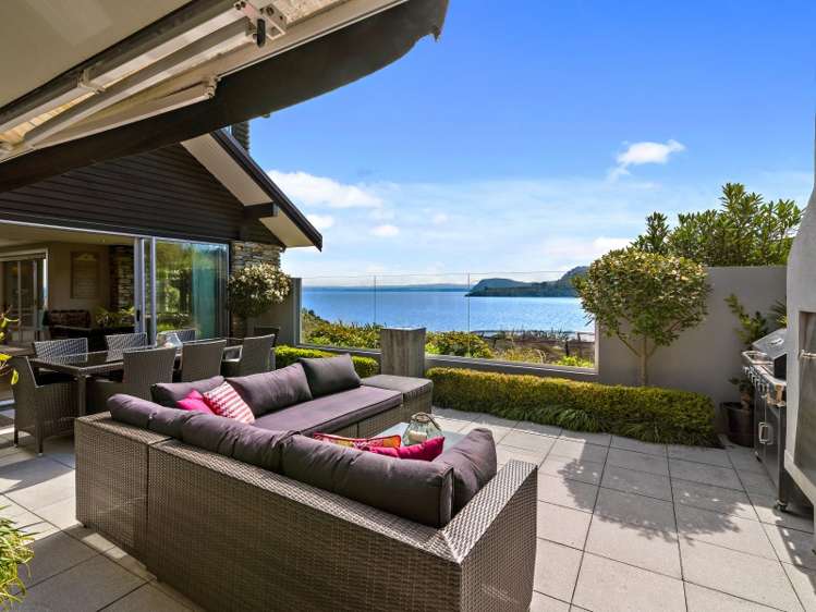 25 Whakamoenga Point Acacia Bay_1