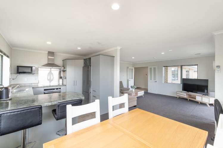 56 Percy Kinsman Crescent Riverstone Terraces_5