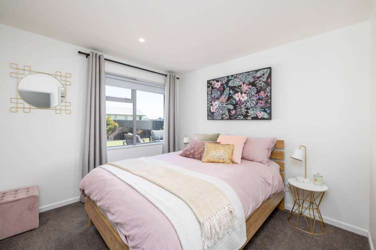 21 Flaxon Place Burwood_16