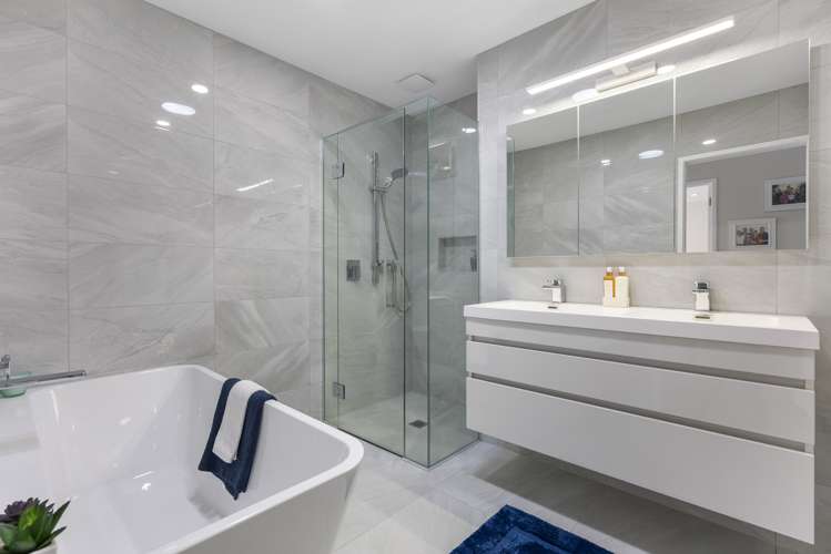 2 Gillard Place Eastern Beach_26