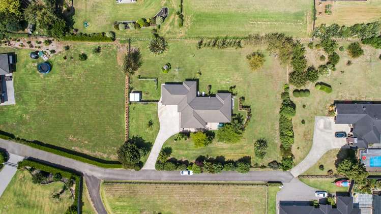 6 Armstrong Way Waiuku_17