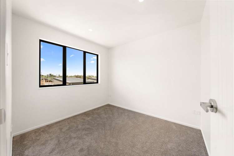 16 Toetoe Street Westgate_16