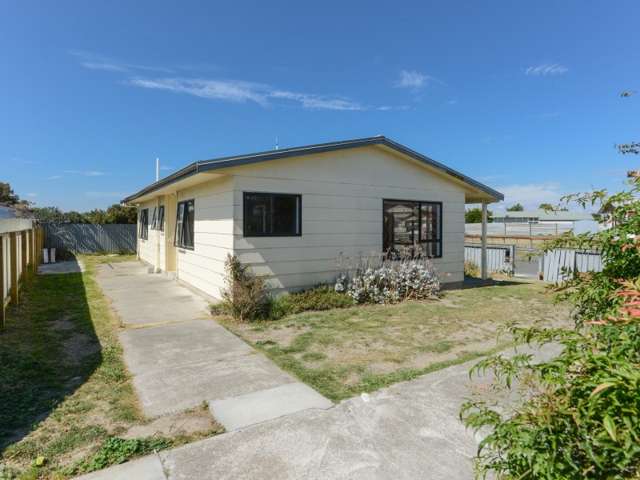 10 Holmes Place Flaxmere_1