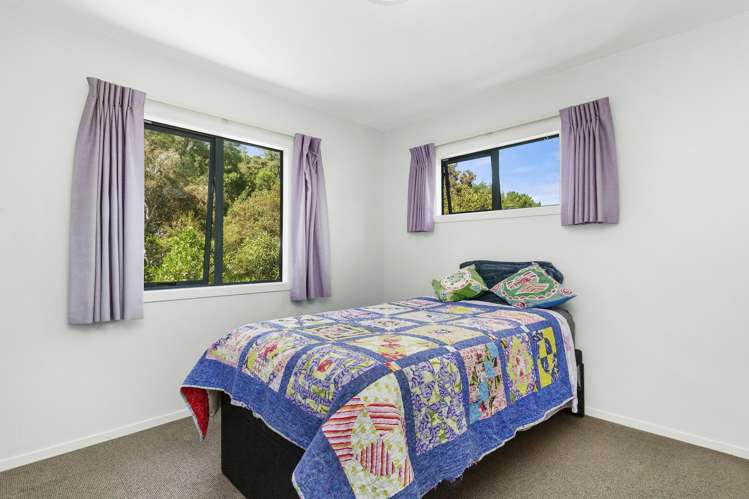 6 Lowry Heights Stokes Valley_10