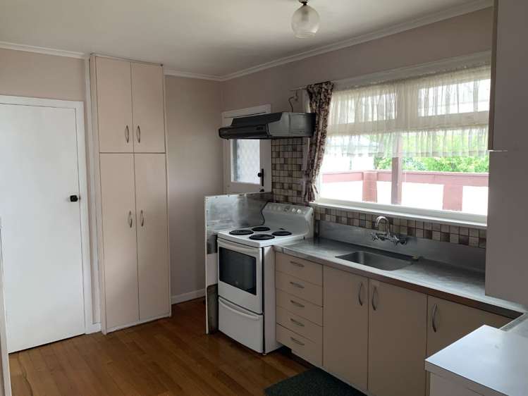 24 Vanguard Road Kelston_2