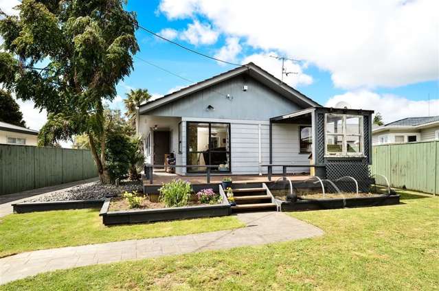 307 Royal Road Massey_3